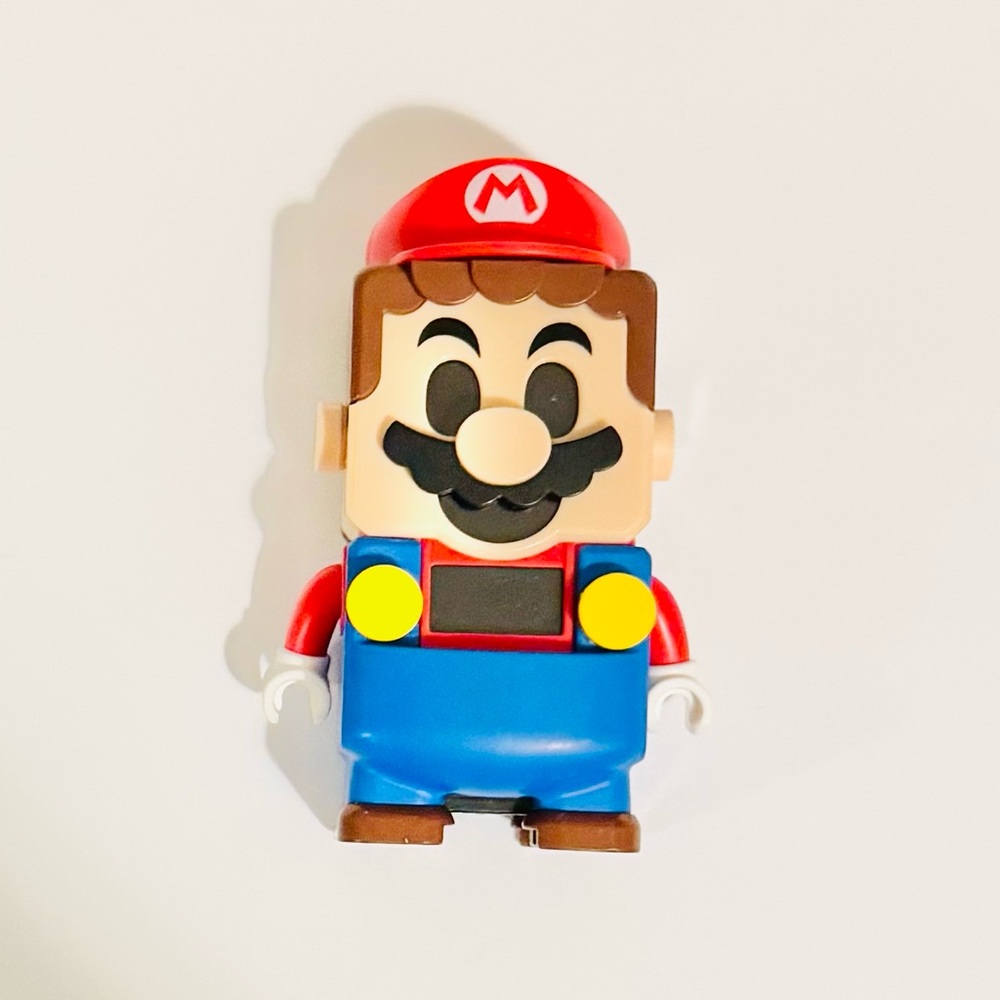 Interactive LEGO® Super Mario™ figure (standalone)